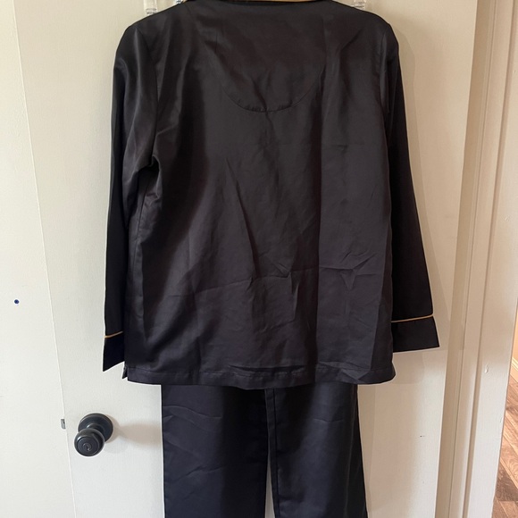 Ralph Lauren Black and Gold Pajama Set - Picture 4 of 6